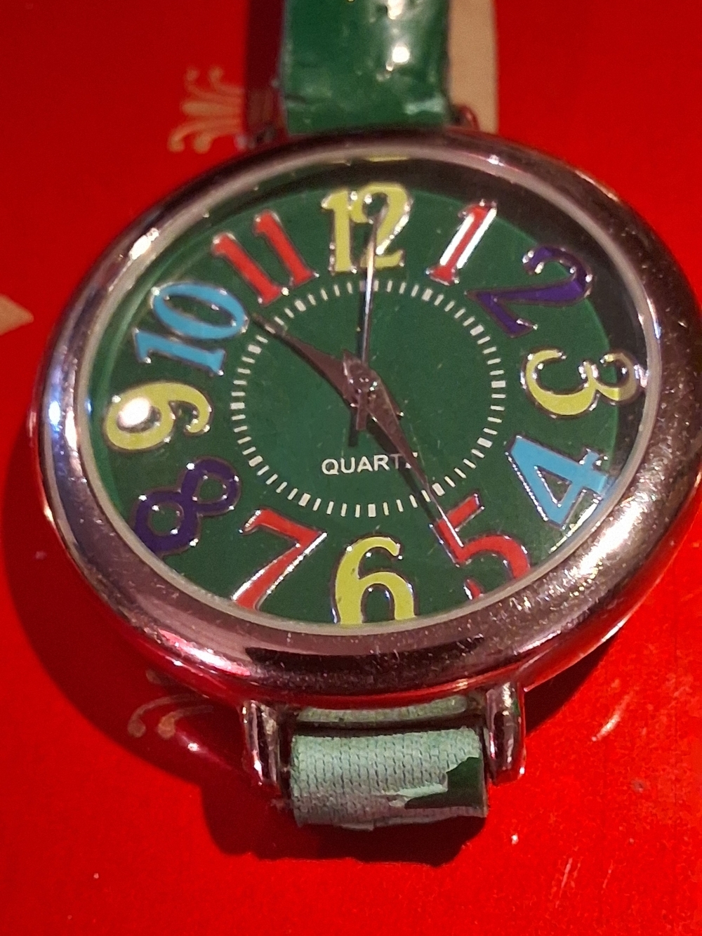 Colorful Number Green Dial BWC Quartz Watch/5 Vintage Goldtone Brooches